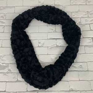 💰Bundle 3/$30 Aimee Lynn Infinity Scarf. Black. Soft. New!